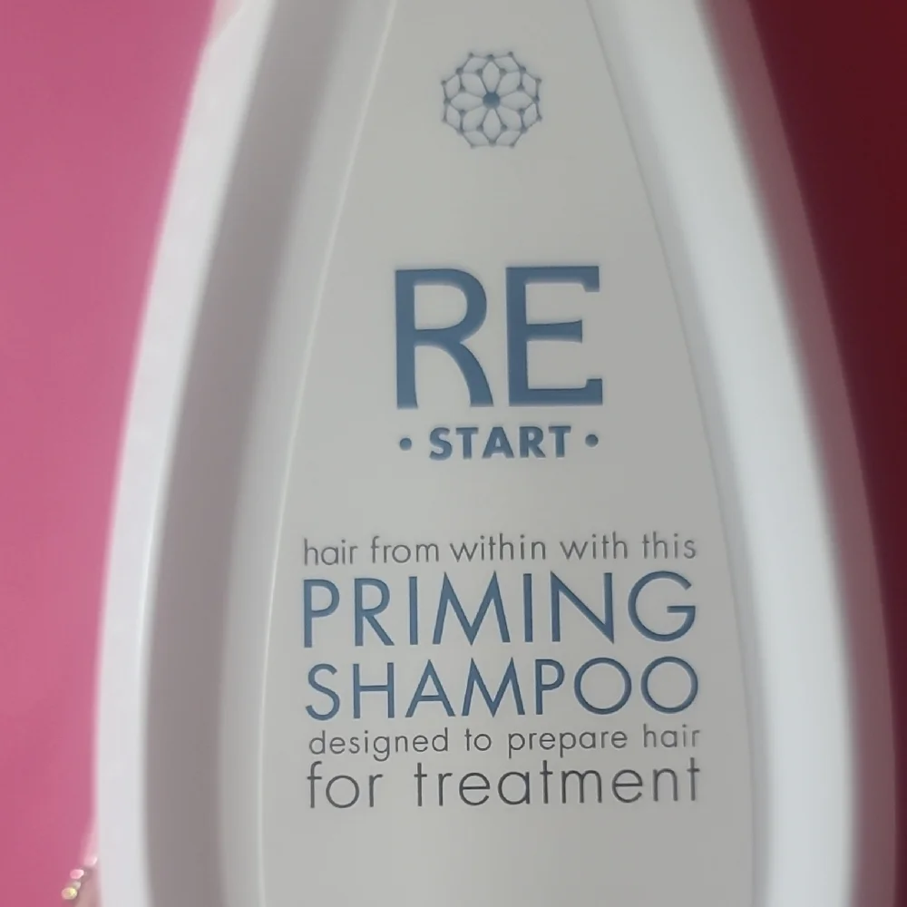 Priming Shampoo - White